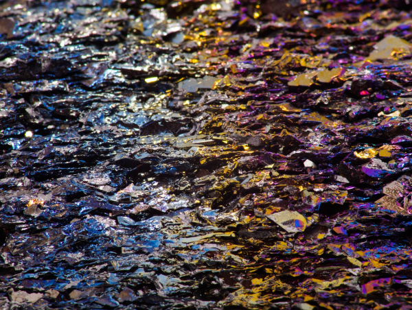 Minerały mieniące się różnymi kolorami. Fort. Pixabay.com